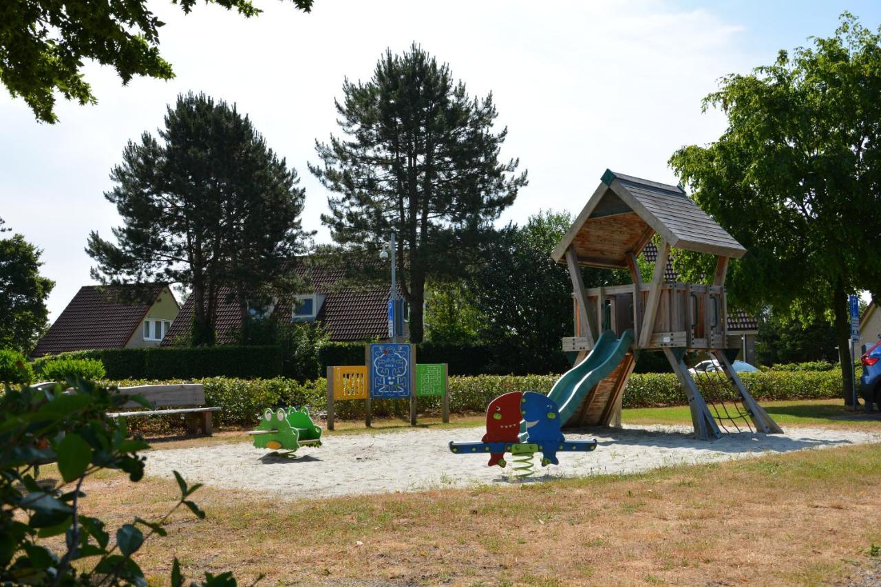 Vakantiehuis De Vennen In Vlagtwedde Parkeren Voor De Deur Kültér fotó